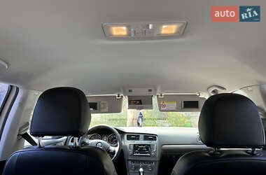 Универсал Volkswagen Golf 2013 в 