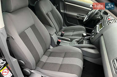 Хэтчбек Volkswagen Golf 2008 в 