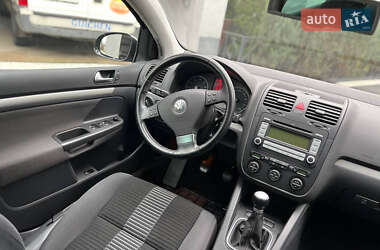 Хэтчбек Volkswagen Golf 2008 в 