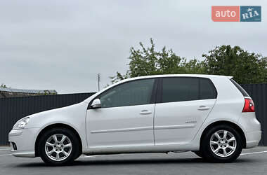 Хетчбек Volkswagen Golf 2008 в 