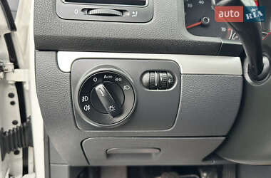 Хетчбек Volkswagen Golf 2008 в 