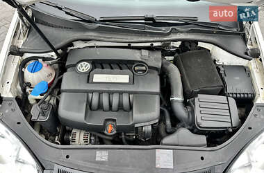 Хетчбек Volkswagen Golf 2008 в 