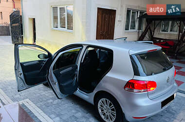 Хетчбек Volkswagen Golf 2009 в 