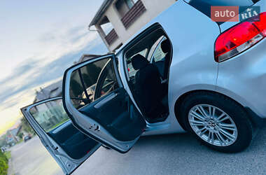 Хетчбек Volkswagen Golf 2009 в 