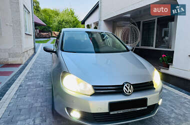 Хетчбек Volkswagen Golf 2009 в 