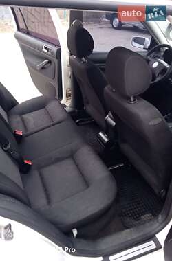 Универсал Volkswagen Golf 2004 в 