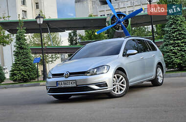 Универсал Volkswagen Golf 2020 в Киеве