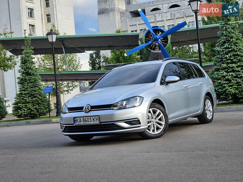 Универсал Volkswagen Golf 2020 в 