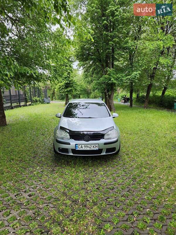 Хетчбек Volkswagen Golf 2005 в Харкові