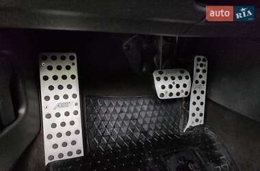 Хэтчбек Volkswagen Golf 2005 в 