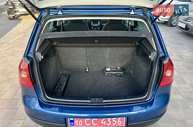 Хэтчбек Volkswagen Golf 2008 в 