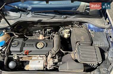 Хэтчбек Volkswagen Golf 2010 в 