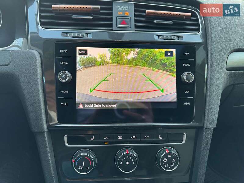 Хэтчбек Volkswagen Golf 2018 в Киеве