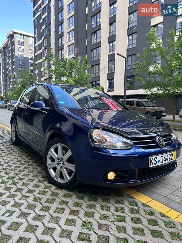 Хэтчбек Volkswagen Golf 2006 в 