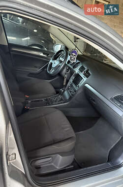 Універсал Volkswagen Golf 2014 в 