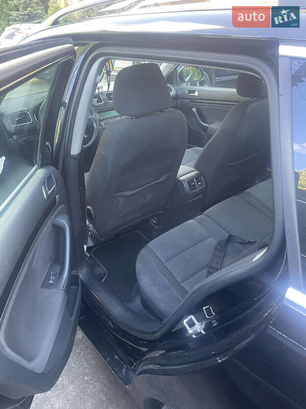 Універсал Volkswagen Golf 2011 в Львові