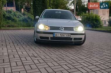 Хэтчбек Volkswagen Golf 2001 в 