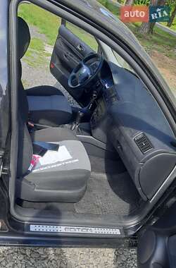 Хэтчбек Volkswagen Golf 2003 в 