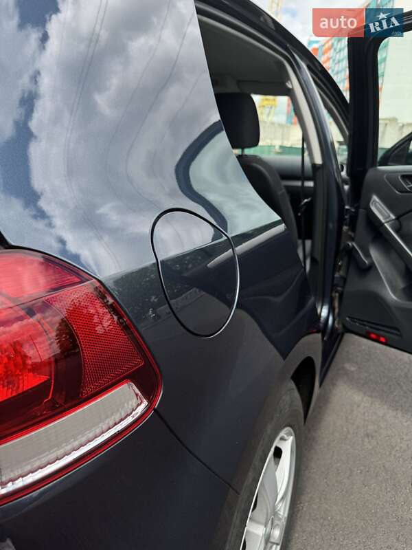 Хетчбек Volkswagen Golf 2009 в Чернігові