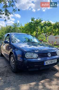 Хэтчбек Volkswagen Golf 1999 в Гадяче