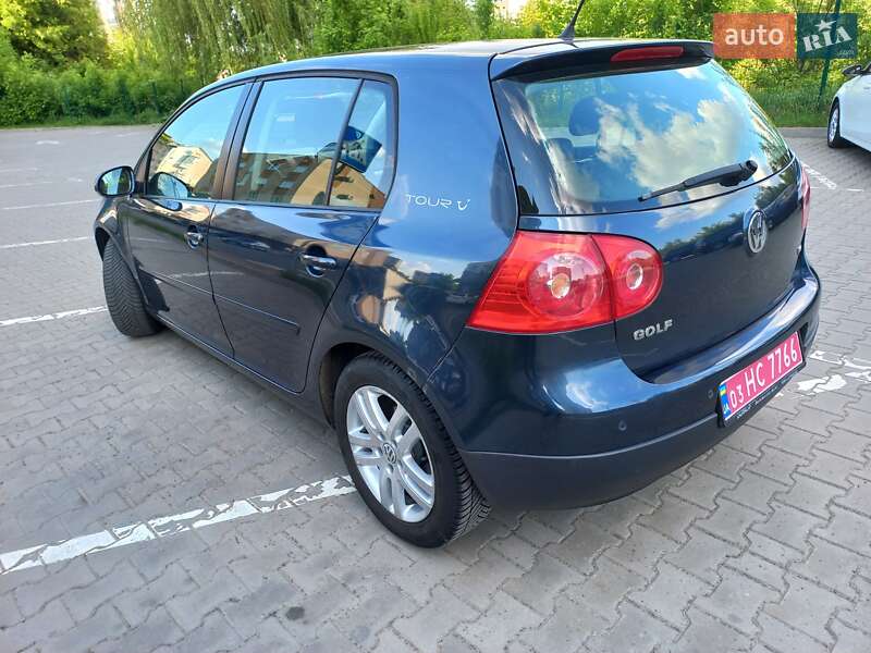 Хетчбек Volkswagen Golf 2007 в Запоріжжі