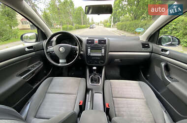 Хэтчбек Volkswagen Golf 2007 в 