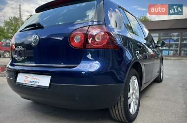 Хэтчбек Volkswagen Golf 2008 в 