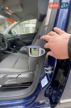 Хэтчбек Volkswagen Golf 2008 в 