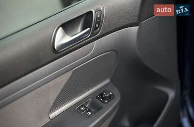 Хэтчбек Volkswagen Golf 2008 в 