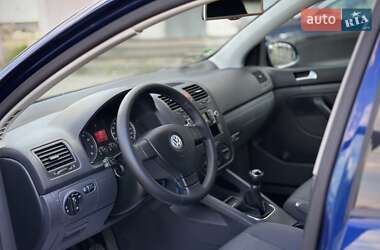 Хэтчбек Volkswagen Golf 2008 в 