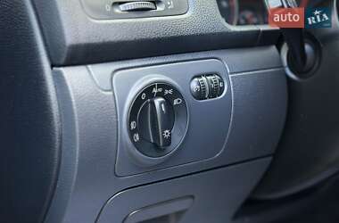 Хэтчбек Volkswagen Golf 2008 в 