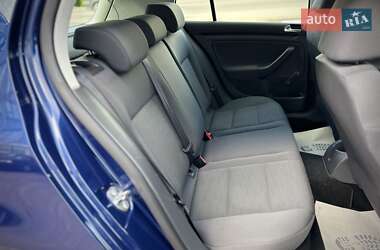 Хэтчбек Volkswagen Golf 2008 в 
