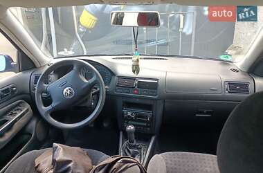 Универсал Volkswagen Golf 2002 в 