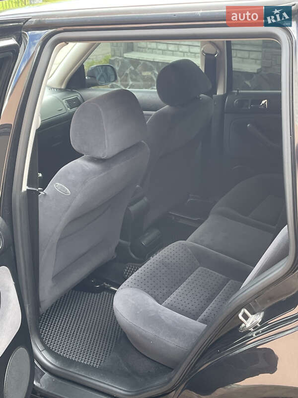 Універсал Volkswagen Golf 2000 в Долині