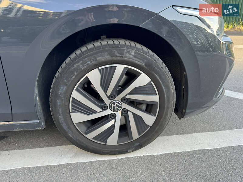 Хетчбек Volkswagen Golf 2021 в Києві