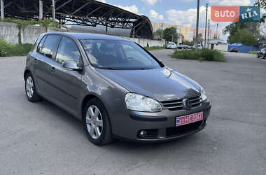 Хэтчбек Volkswagen Golf 2006 в 