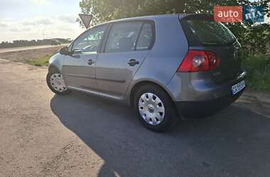 Хетчбек Volkswagen Golf 2005 в Конотопі