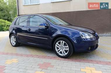 Хетчбек Volkswagen Golf 2008 в 