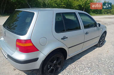 Хэтчбек Volkswagen Golf 2003 в 