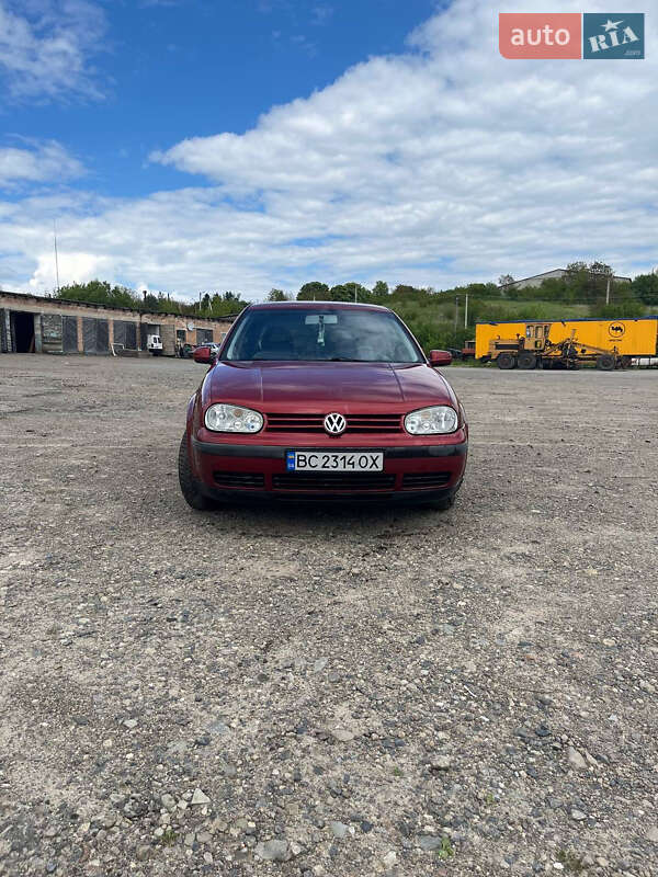 Хэтчбек Volkswagen Golf 1998 в 