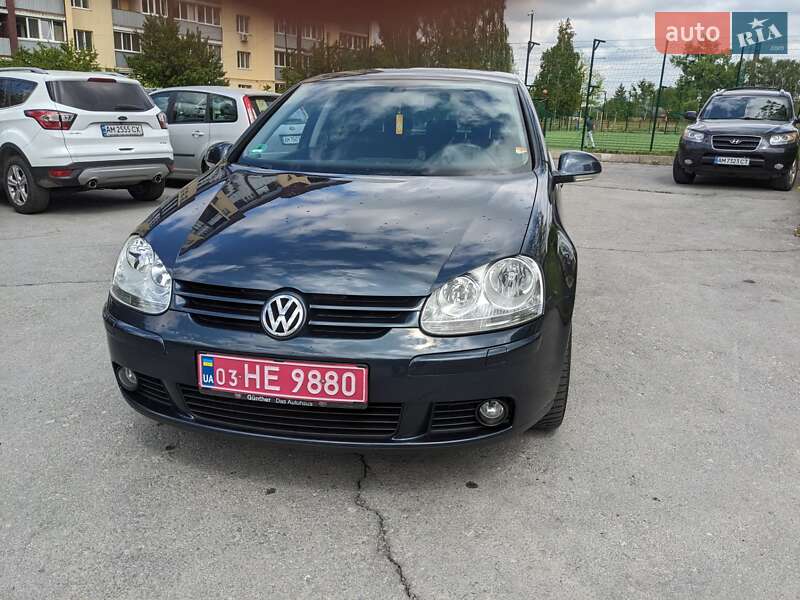 Хетчбек Volkswagen Golf 2008 в Звягелі