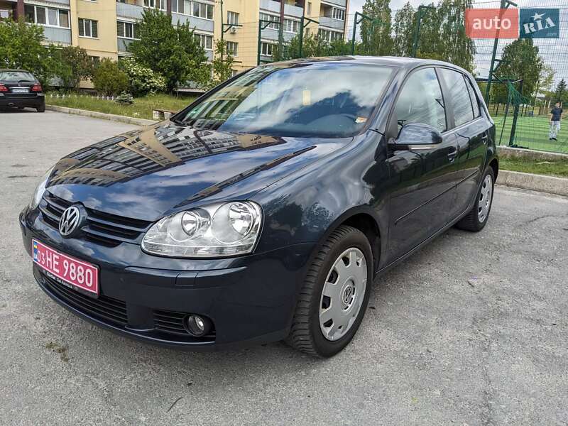 Хетчбек Volkswagen Golf 2008 в Звягелі