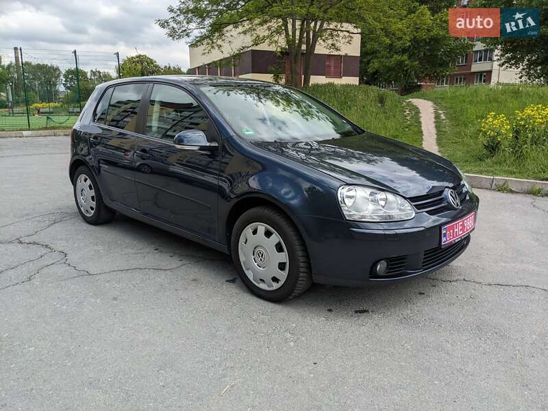 Хетчбек Volkswagen Golf 2008 в Звягелі