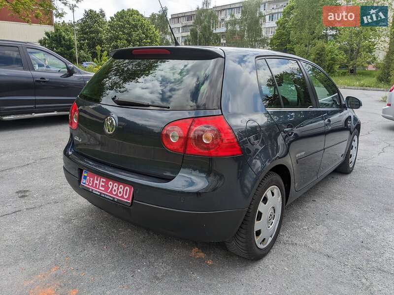 Хетчбек Volkswagen Golf 2008 в Звягелі