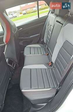 Хетчбек Volkswagen Golf 2015 в 