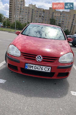Хетчбек Volkswagen Golf 2005 в 