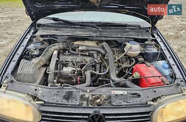Хэтчбек Volkswagen Golf 1995 в 
