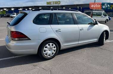 Универсал Volkswagen Golf 2010 в 