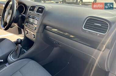 Универсал Volkswagen Golf 2010 в 