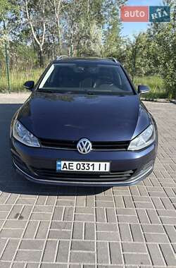 Універсал Volkswagen Golf 2016 в Дніпрі